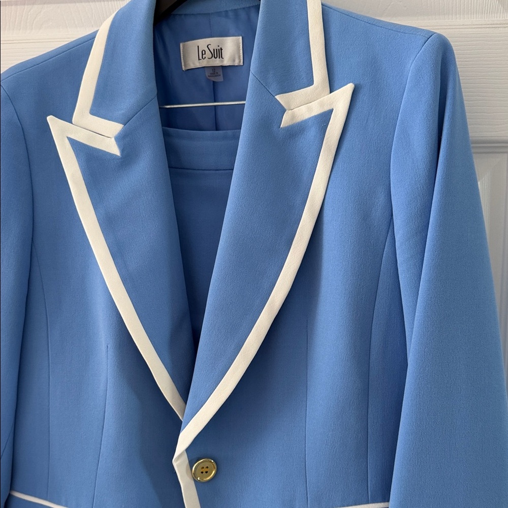 Le Suit Light Blue Blazer with White Trim - Picture 2 of 6